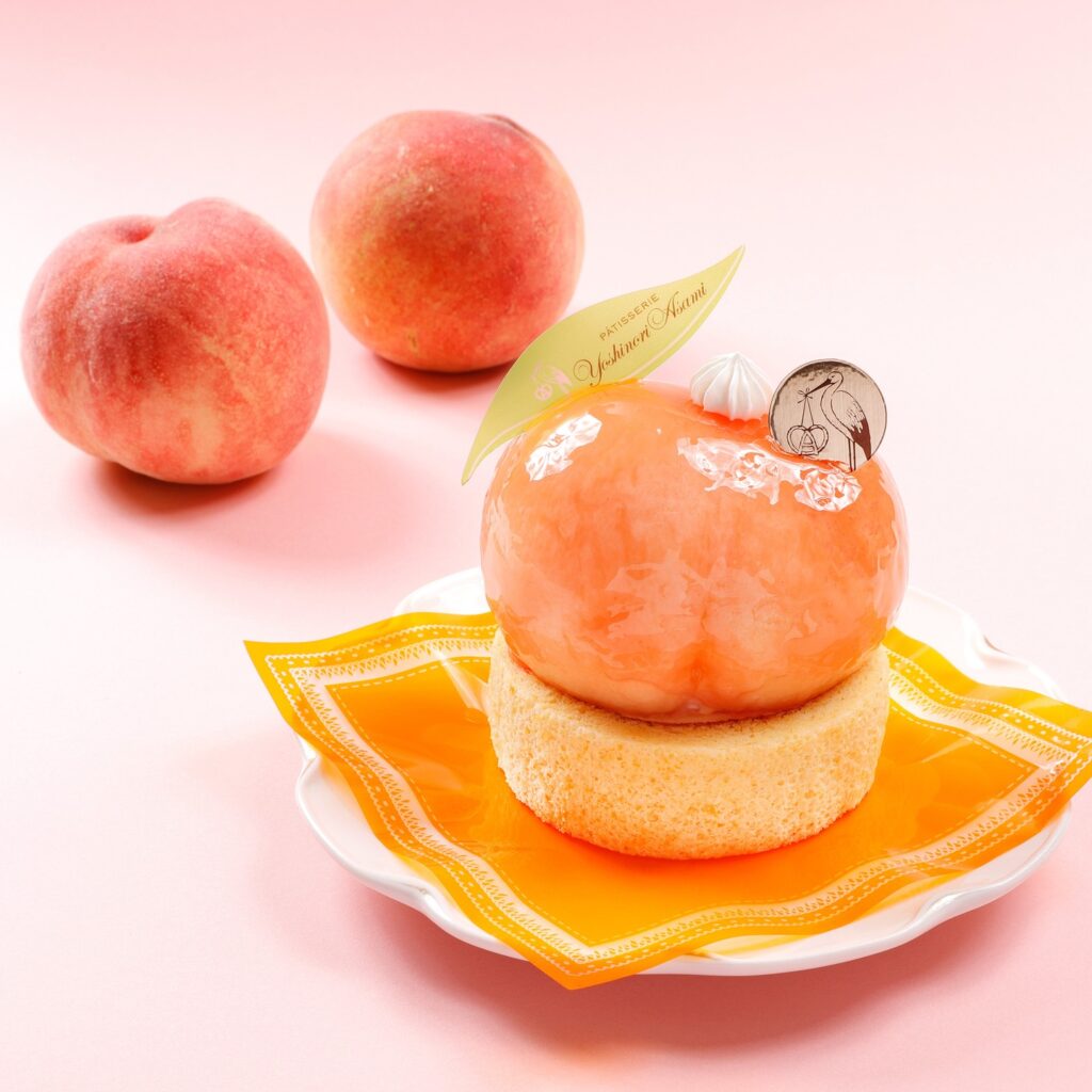 まるごと桃とロールケーキ